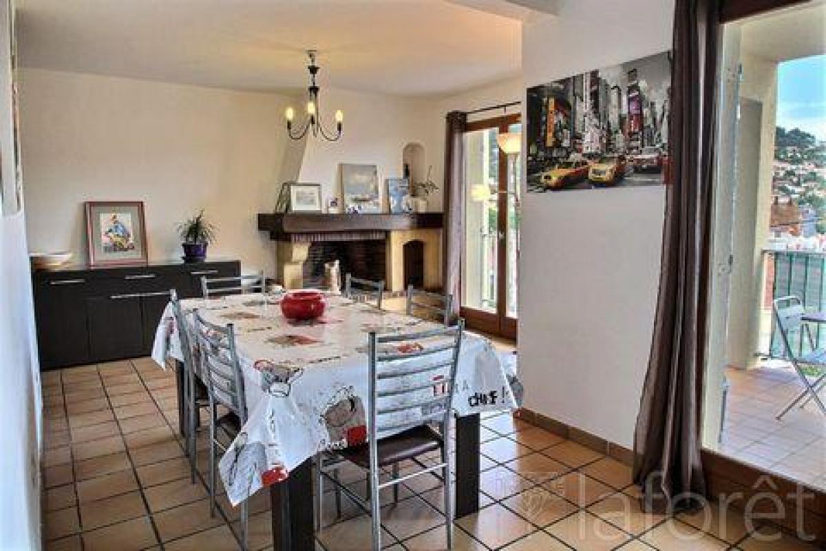 4 bedrooms Condo in Carqueiranne, France No. 16274