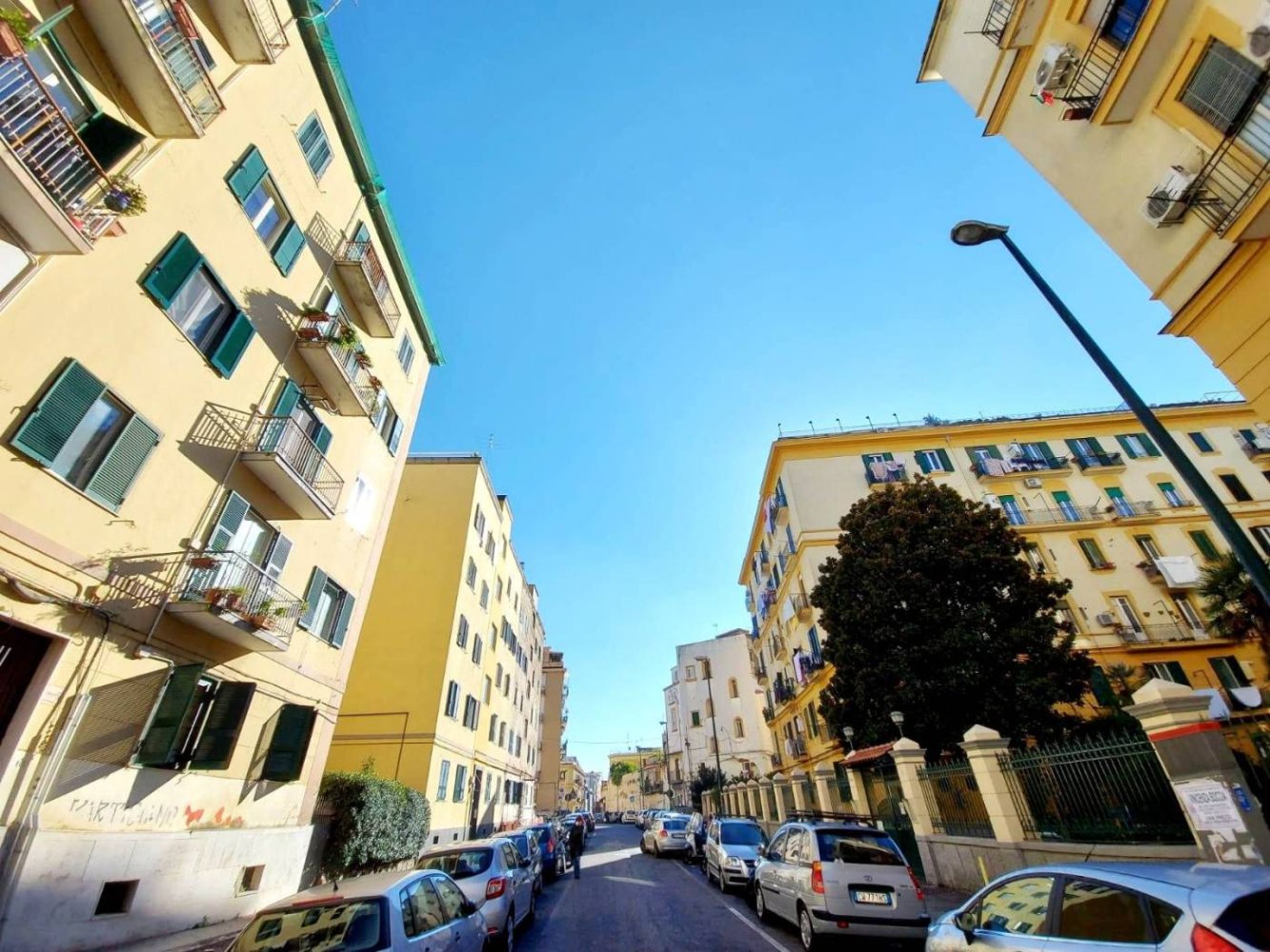 2 bedrooms Apartment in Naples, Italy No. 176066