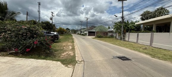 Villa de 3 dormitorios en Hua Hin, Thailand No. 64883 3