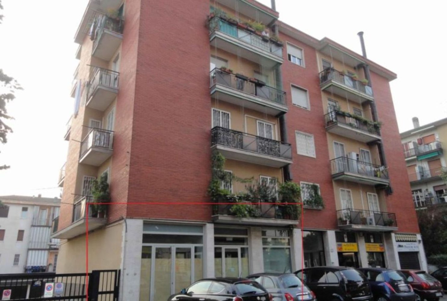 Propriété commerciale à Segrate, Italy 134m² No. 361058