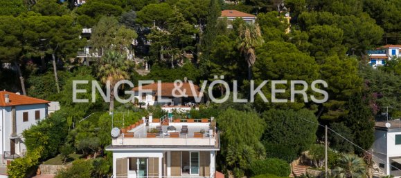 7 غرف نوم فيلا في Andora, Italy رقم 128022 33