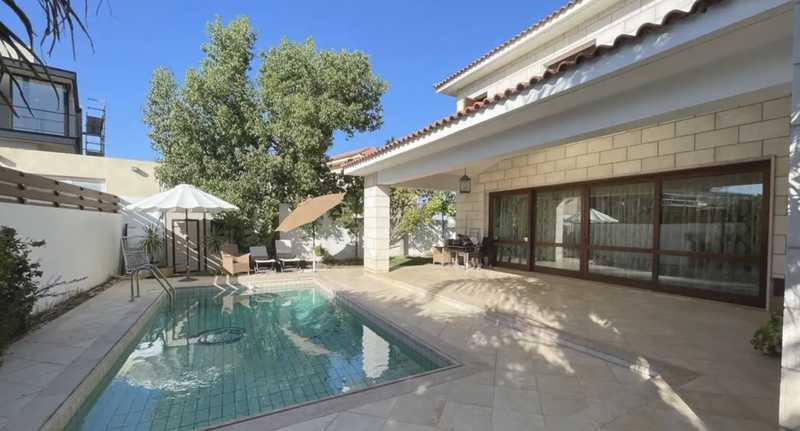 5 Schlafzimmer Gewerbliche Immobilie in Strovolos, Cyprus, Nr. 20247