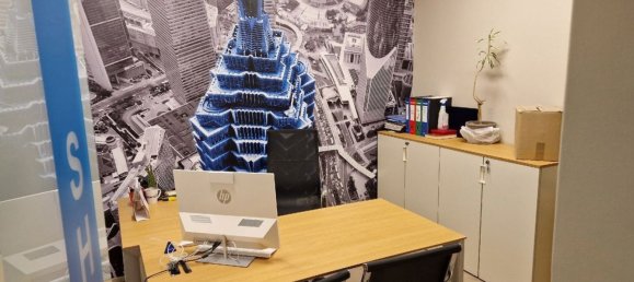 300m² Office in Bassano del Grappa, Italy No. 74028 9