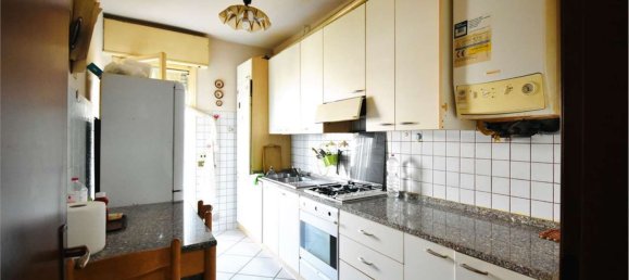 4 rooms Apartment in Carpi, Italy No. 308148 7