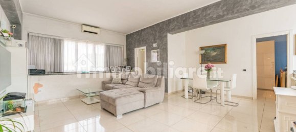 2 bedrooms Apartment in Bresso, Italy No. 323215 2