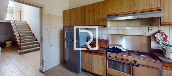 4 bedrooms Villa in Russi, Italy No. 274400 8