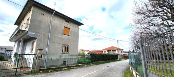 6غرفة منزل في Fagnano Olona, Italy رقم 21019 26