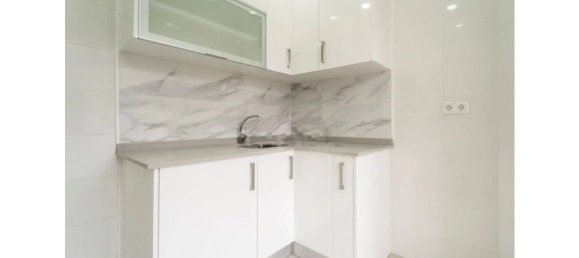 1 bedroom Apartment in Lisbon, Portugal No. 153017 2