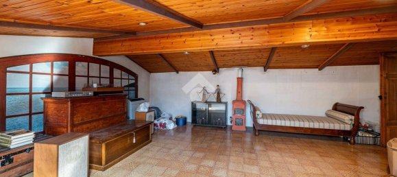 4 bedrooms Villa in Vezzano sul Crostolo, Italy No. 259582 20