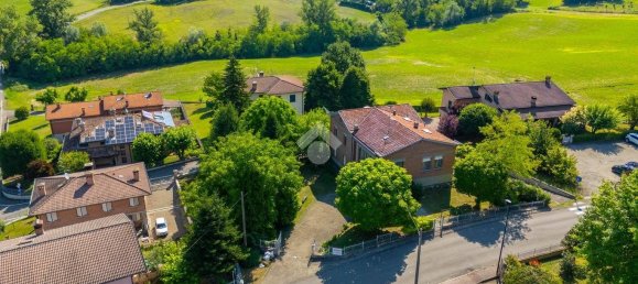 4 bedrooms Villa in Vezzano sul Crostolo, Italy No. 259582 2