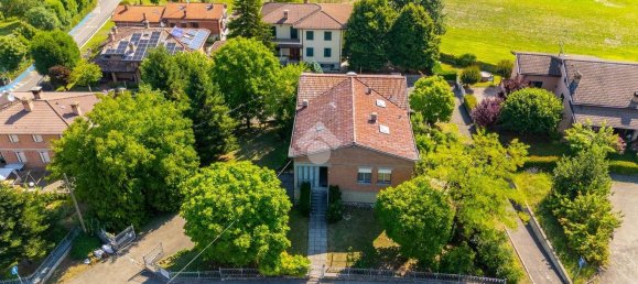 4 bedrooms Villa in Vezzano sul Crostolo, Italy No. 259582 3