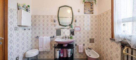 4 bedrooms Villa in Vezzano sul Crostolo, Italy No. 259582 12