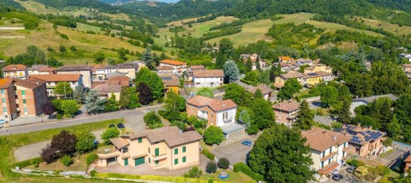 4 bedrooms Villa in Vezzano sul Crostolo, Italy No. 259582 6