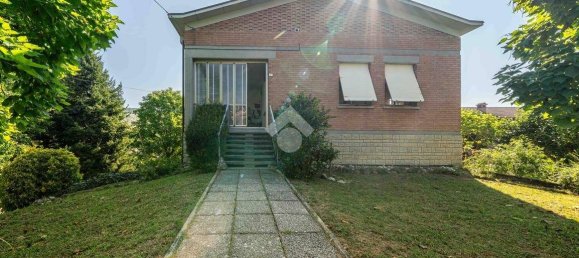 4 bedrooms Villa in Vezzano sul Crostolo, Italy No. 259582 8