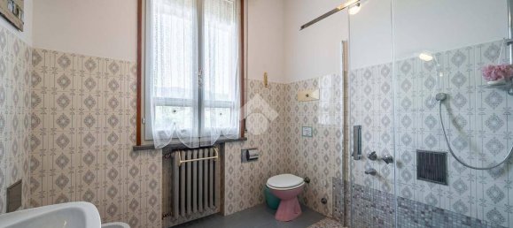 4 bedrooms Villa in Vezzano sul Crostolo, Italy No. 259582 11