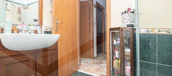 5 rooms Apartment in Ciampino, Italy No. 20566 25