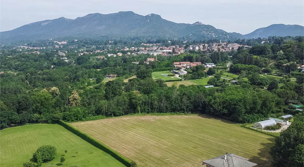 1 room Land in Varese, Italy No. 390192