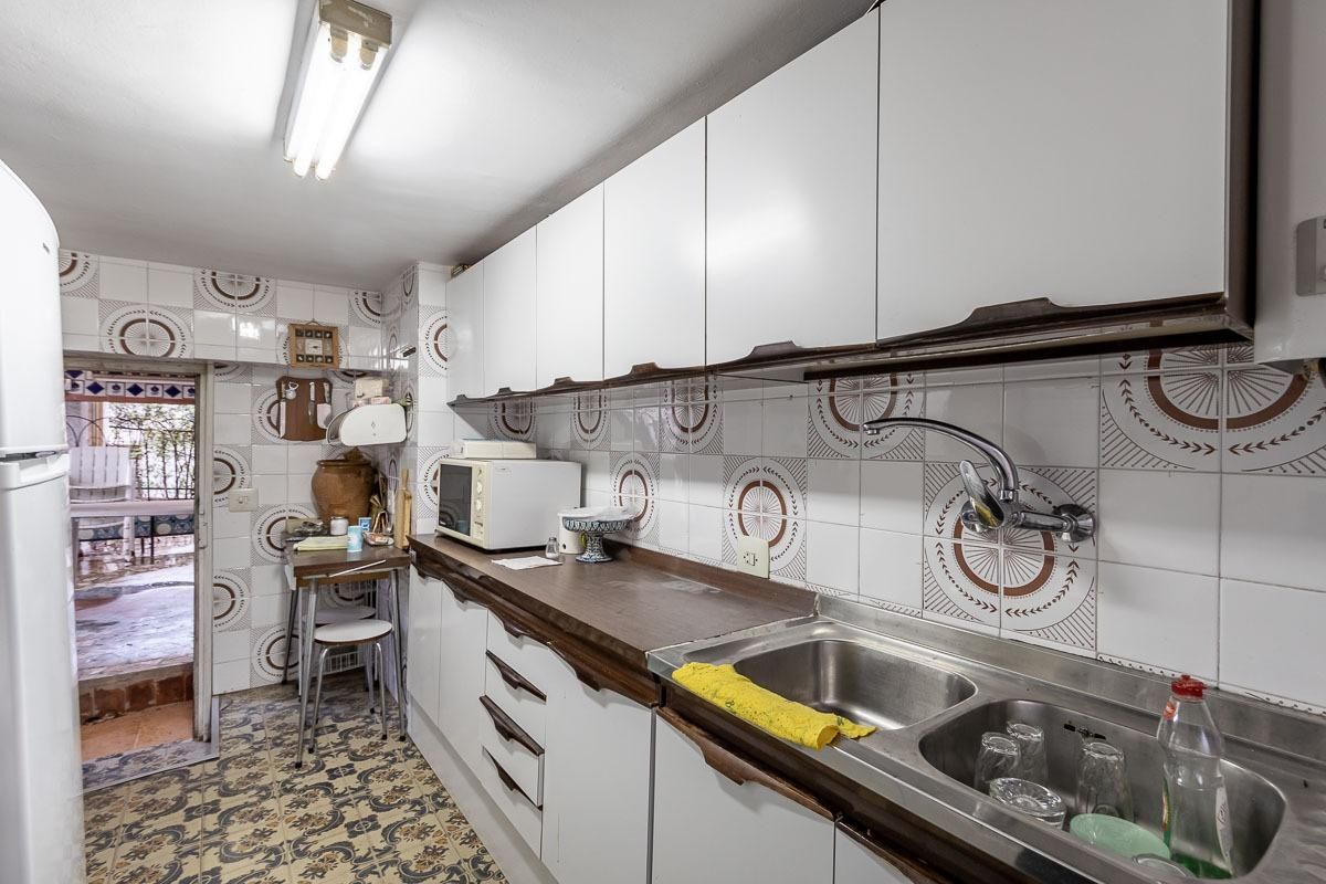 3 bedrooms House in Huetor Vega, Spain No. 104277