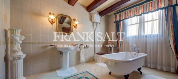 2 bedrooms Townhouse in Bormla, Malta No. 2251 5