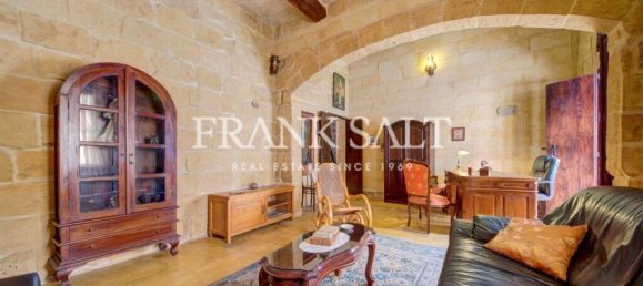 2 bedrooms Townhouse in Bormla, Malta No. 2251 3