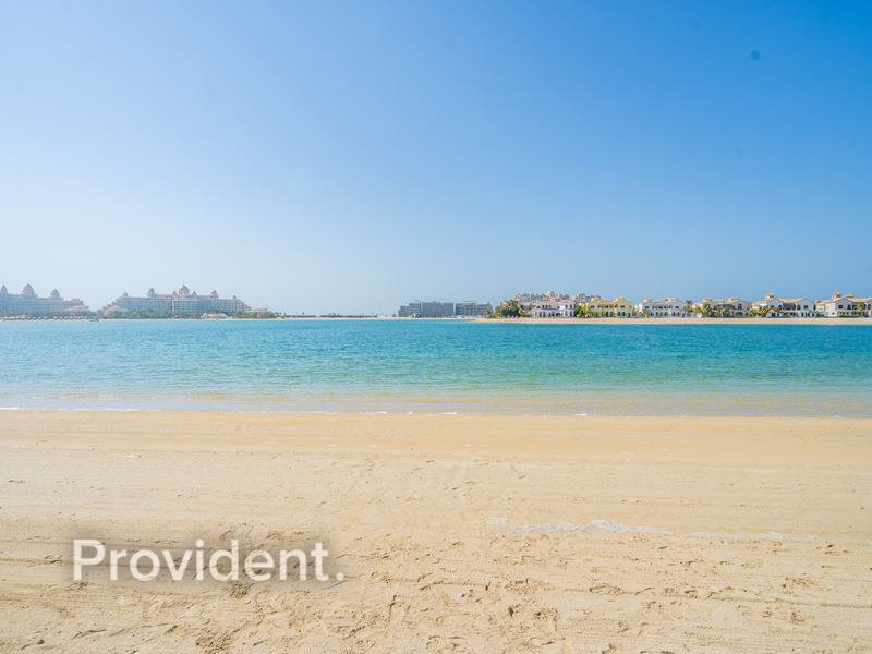 5 bedrooms Villa in Palm Jumeirah, UAE No. 2967