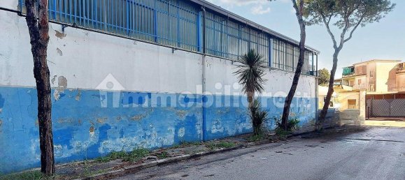 2 rooms Warehouse in Naples, Italy No. 12505 12