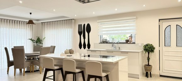 3 bedrooms House in Portimao, Portugal No. 102292 2