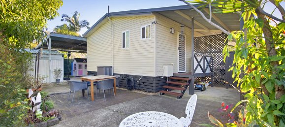 2 bedrooms House in Helensvale, Australia No. 482 12