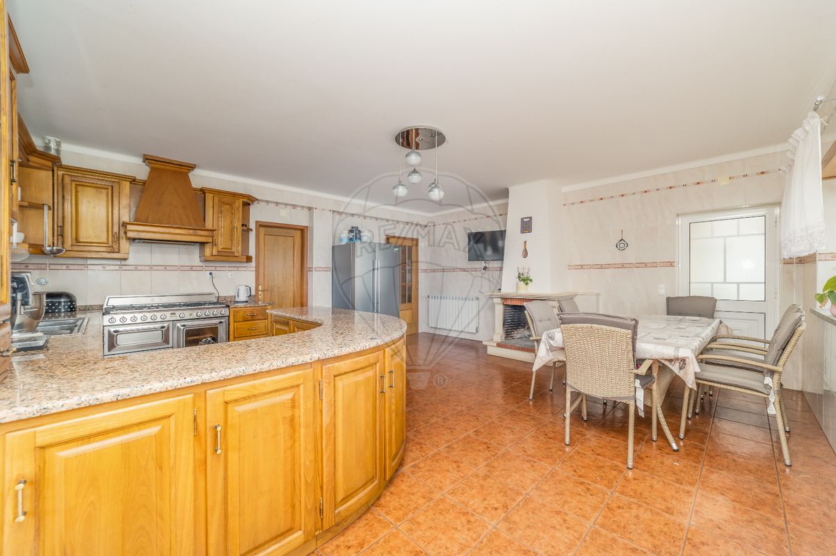 3 chambres Maison à Lousa, Portugal No. 32378