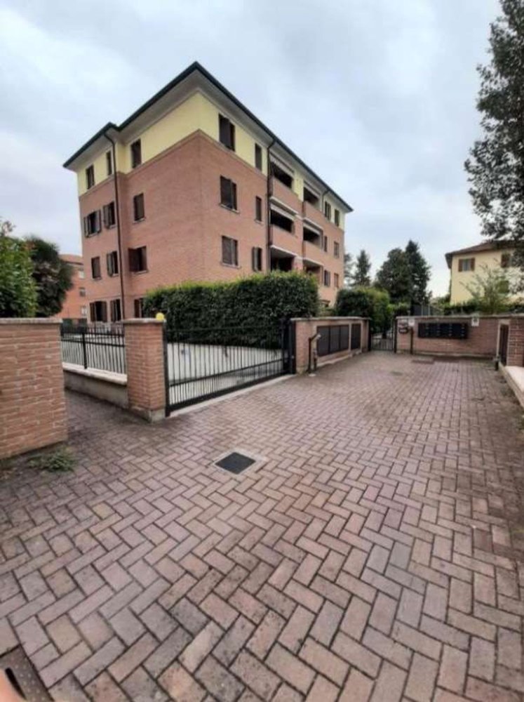 5 غرف نوم شقة في Castelfranco Emilia, Italy رقم 347027