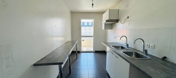 2 chambres Appartement à Le Perreux-sur-Marne, France No. 163821 3