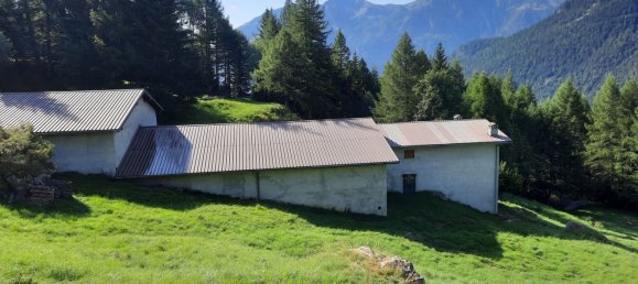 Casa de 8 habitaciónes en Varzo, Italy No. 256222 2