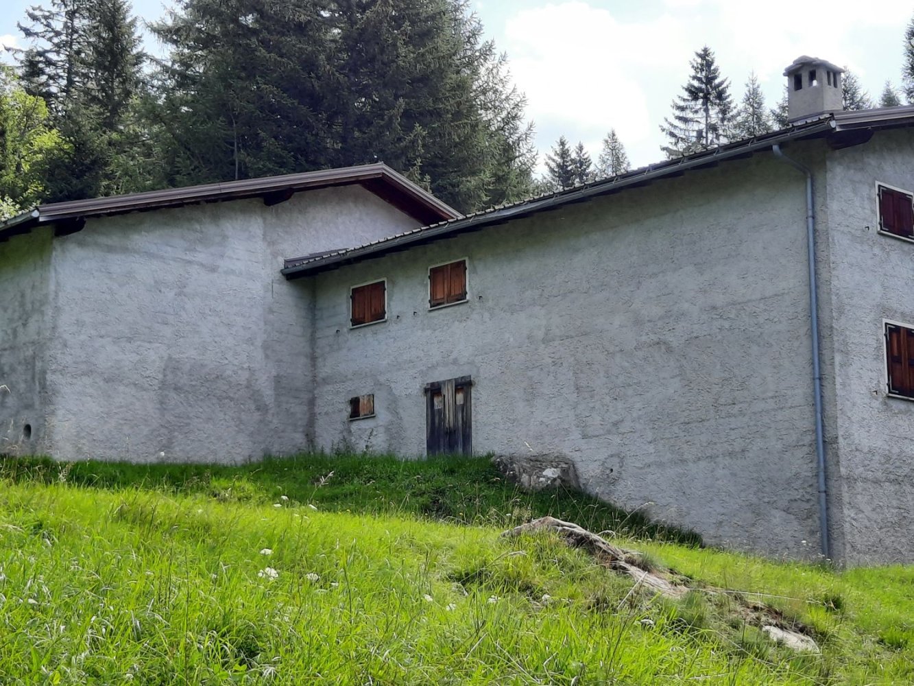 Casa de 8 habitaciónes en Varzo, Italy No. 256222