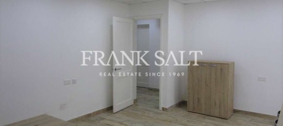 Bureau à Saint Julian's, Malta 170m² No. 12266 21