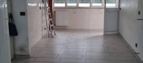 6 rooms Apartment in Taranto, Italy No. 143904 2