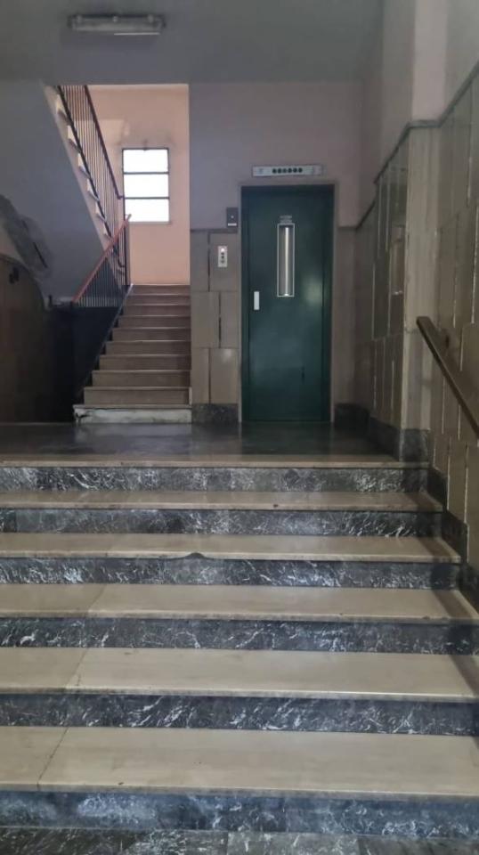 6 rooms Apartment in Taranto, Italy No. 143904