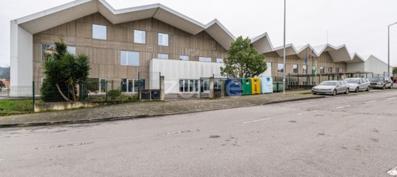 39m² Commercial property in Sobreira, Portugal No. 50560 8