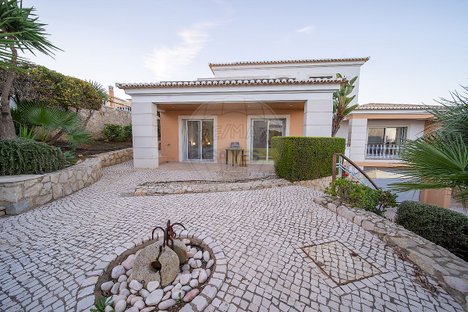 5 bedrooms House in Portimao, Portugal No. 18534