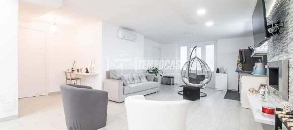 3-salle Appartement à Olgiate Olona, Italy No. 151131 16