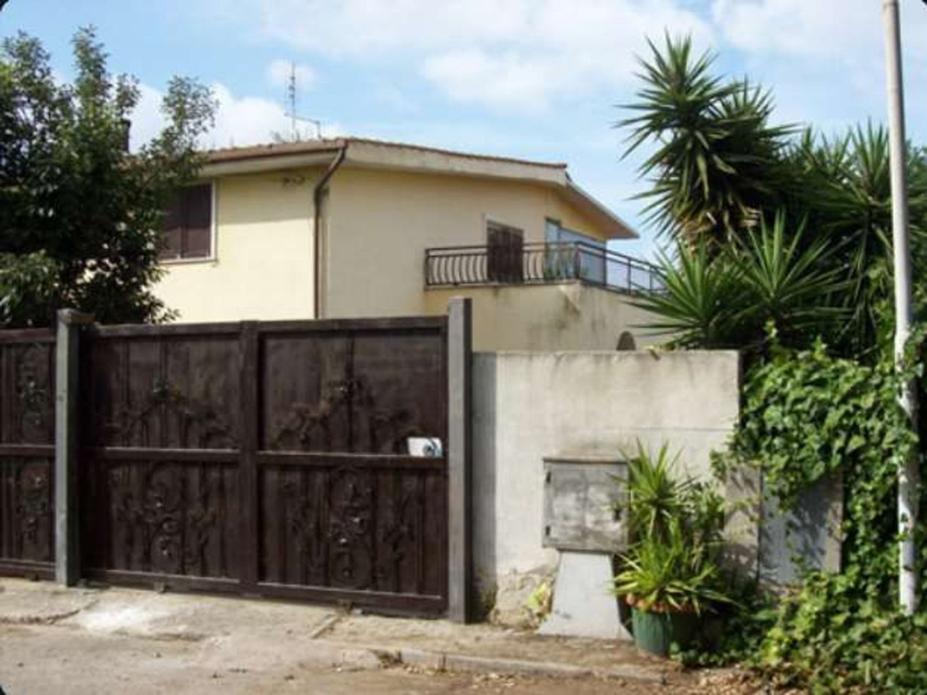 4-salle Villa à Aprilia, Italy No. 208630