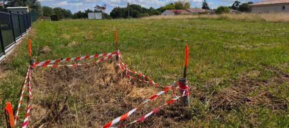 870m² Land in Poyanne, France No. 88115 4