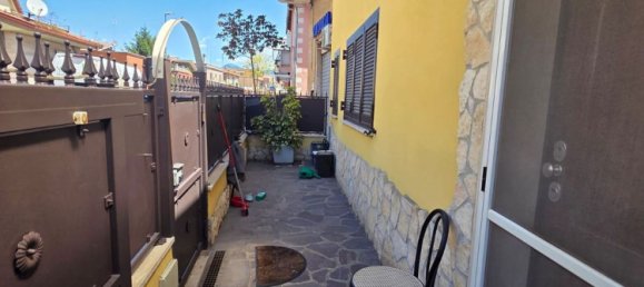 2-salle Appartement à Guidonia Montecelio, Italy No. 269019 21