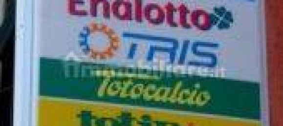 Propiedad comercial de 2 habitaciónes en Montecatini Terme, Italy No. 114025 3