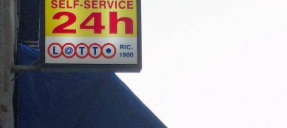 Propiedad comercial de 2 habitaciónes en Montecatini Terme, Italy No. 114025 2