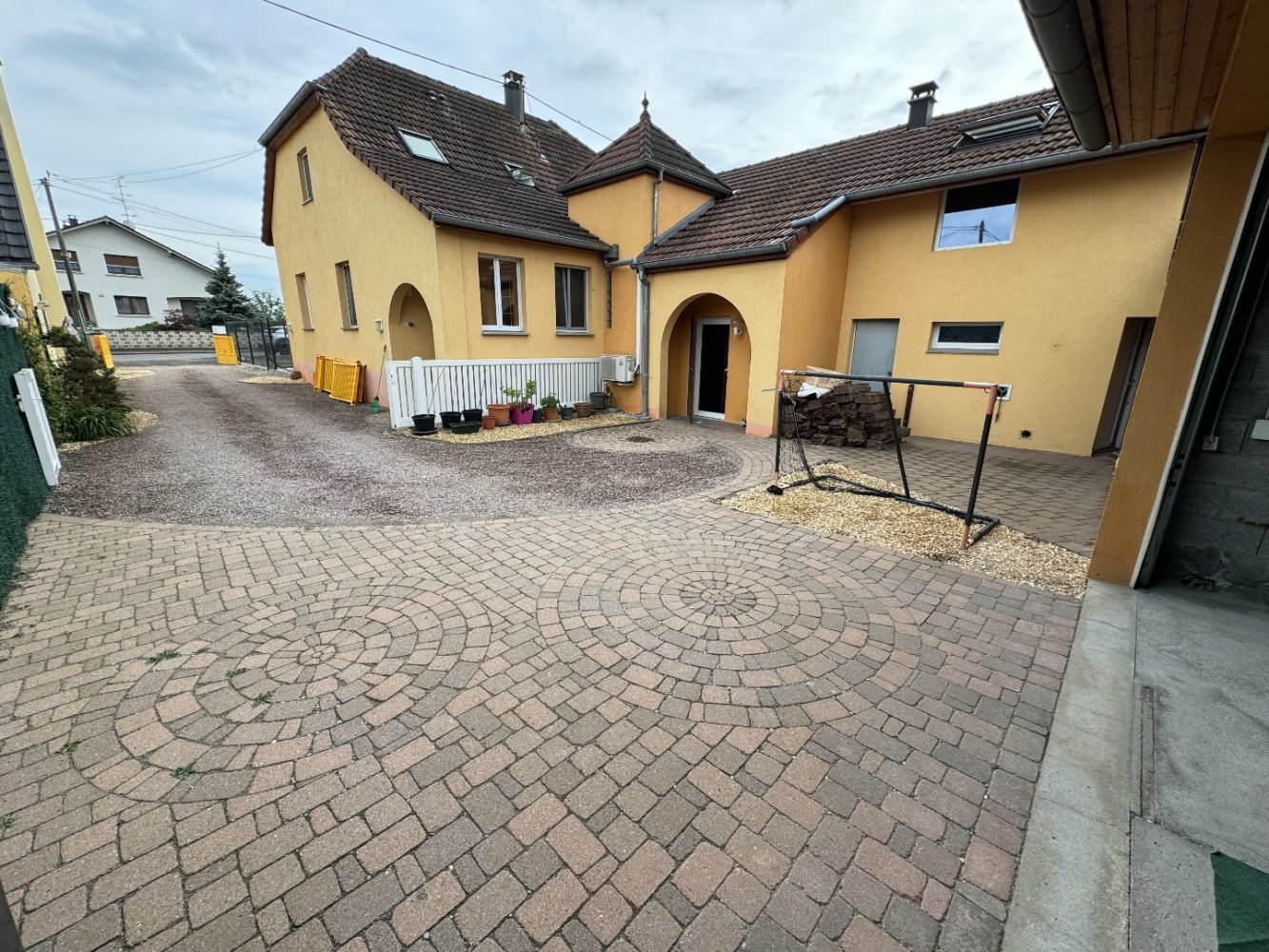 6 bedrooms House in Munchhouse, France No. 263694