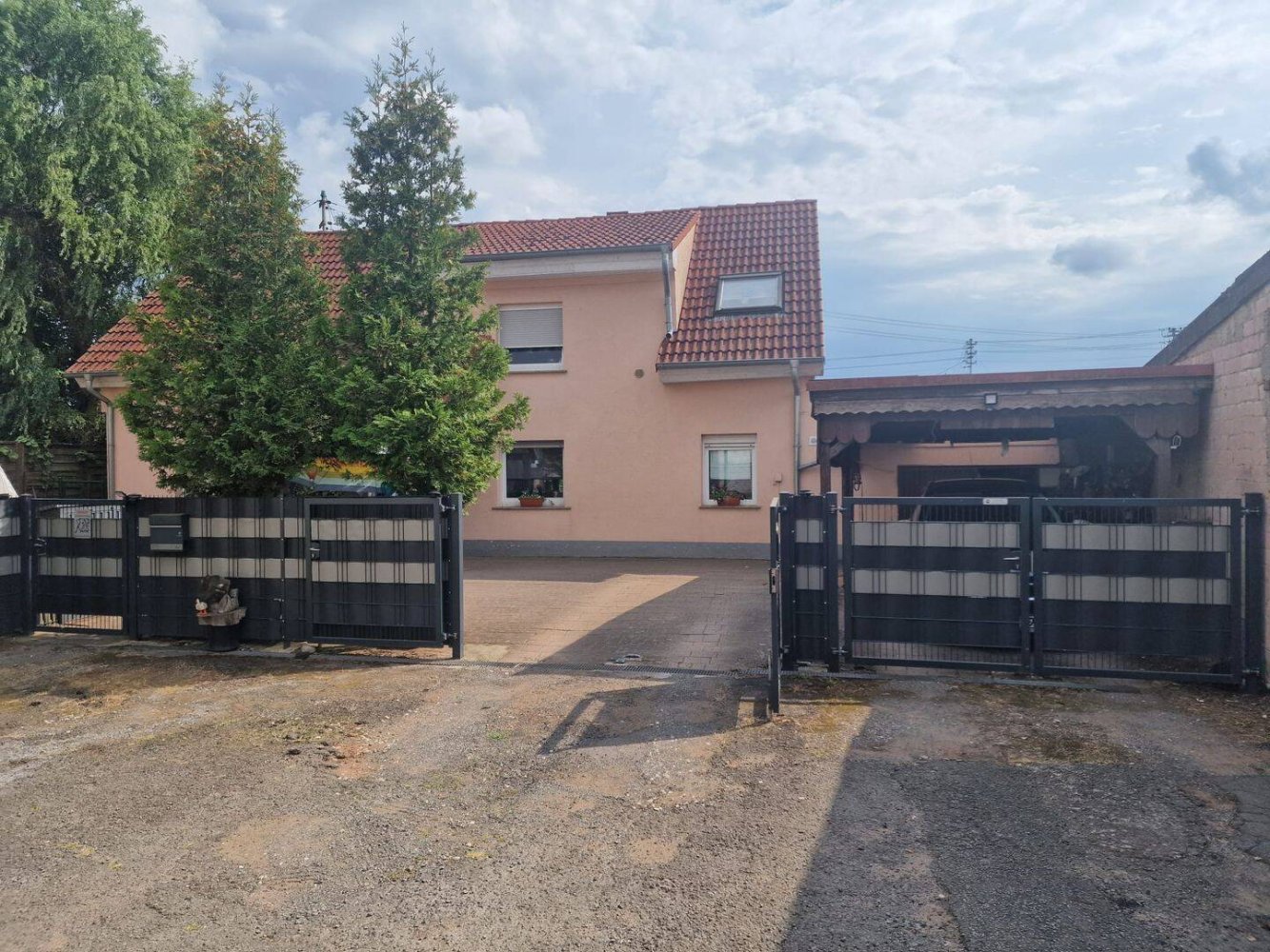 7 rooms Townhouse in Kaiserslautern, Germany No. 350482