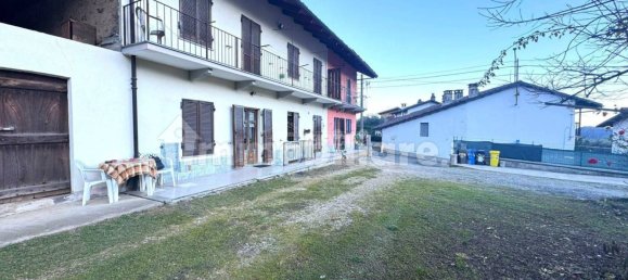 2 bedrooms House in Val della Torre, Italy No. 101999 4