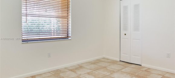 3 dormitorios propiedad comercial en alquiler en Miami, Miami-Dade, Florida, USA № 615209 10