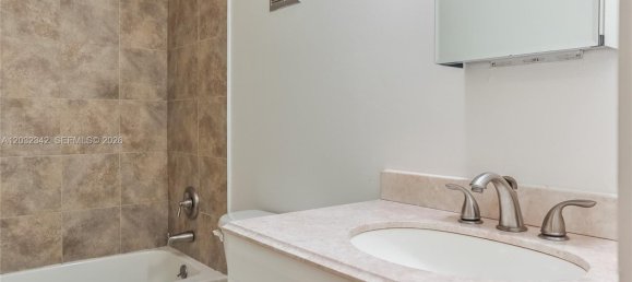 3 dormitorios propiedad comercial en alquiler en Miami, Miami-Dade, Florida, USA № 615209 11