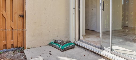 3 dormitorios propiedad comercial en alquiler en Miami, Miami-Dade, Florida, USA № 615209 2